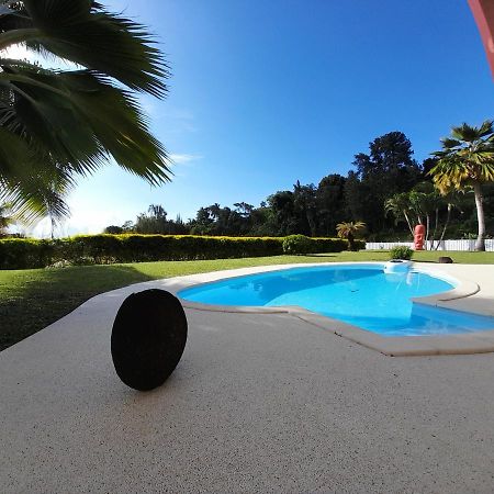 Le Tiki Rouge Villa Punaauia  Bagian luar foto
