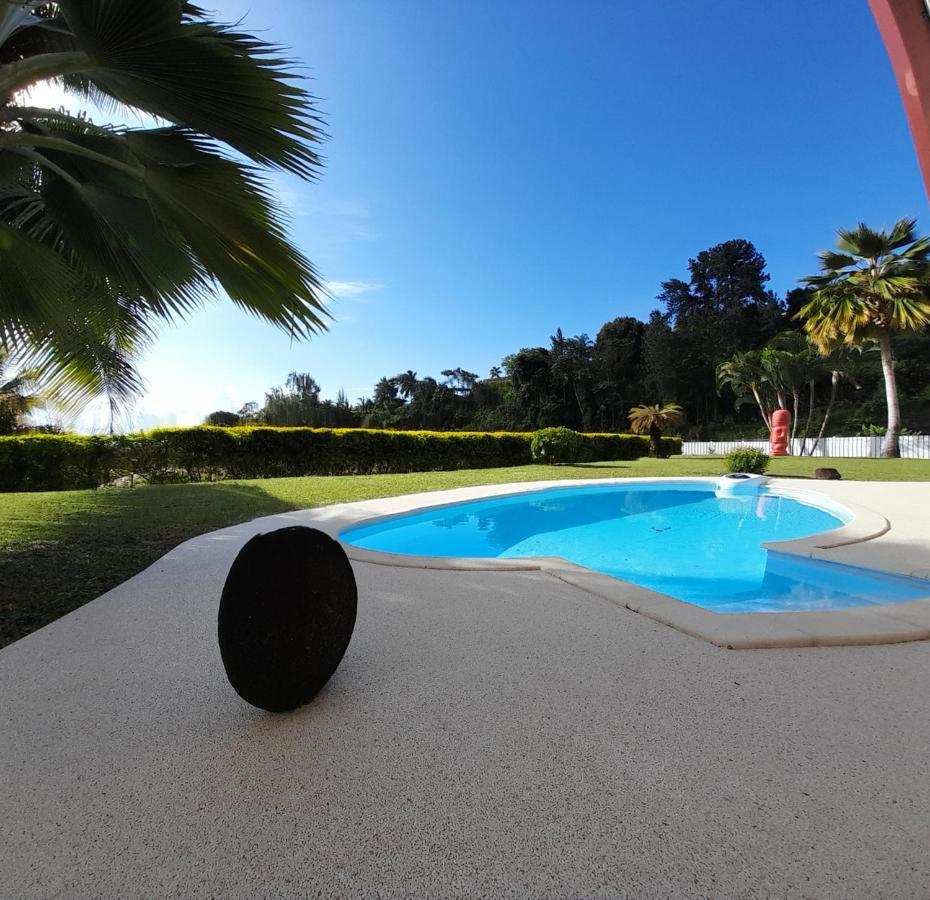 Le Tiki Rouge Villa Punaauia  Bagian luar foto